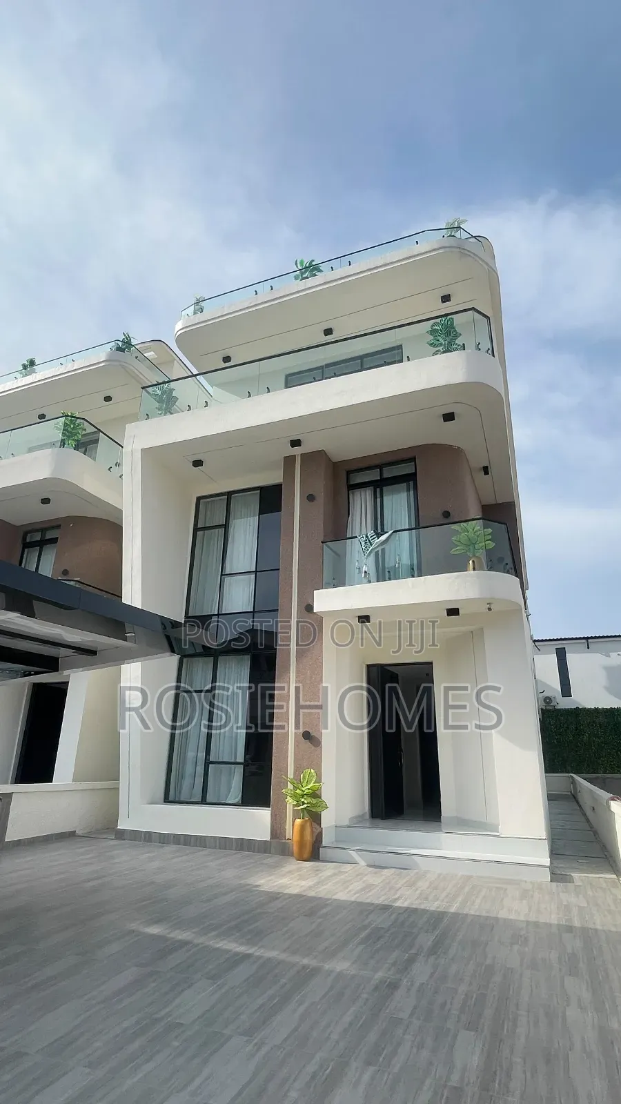 5bdrm Duplex in Convention, Lekki Phase 2 for sale