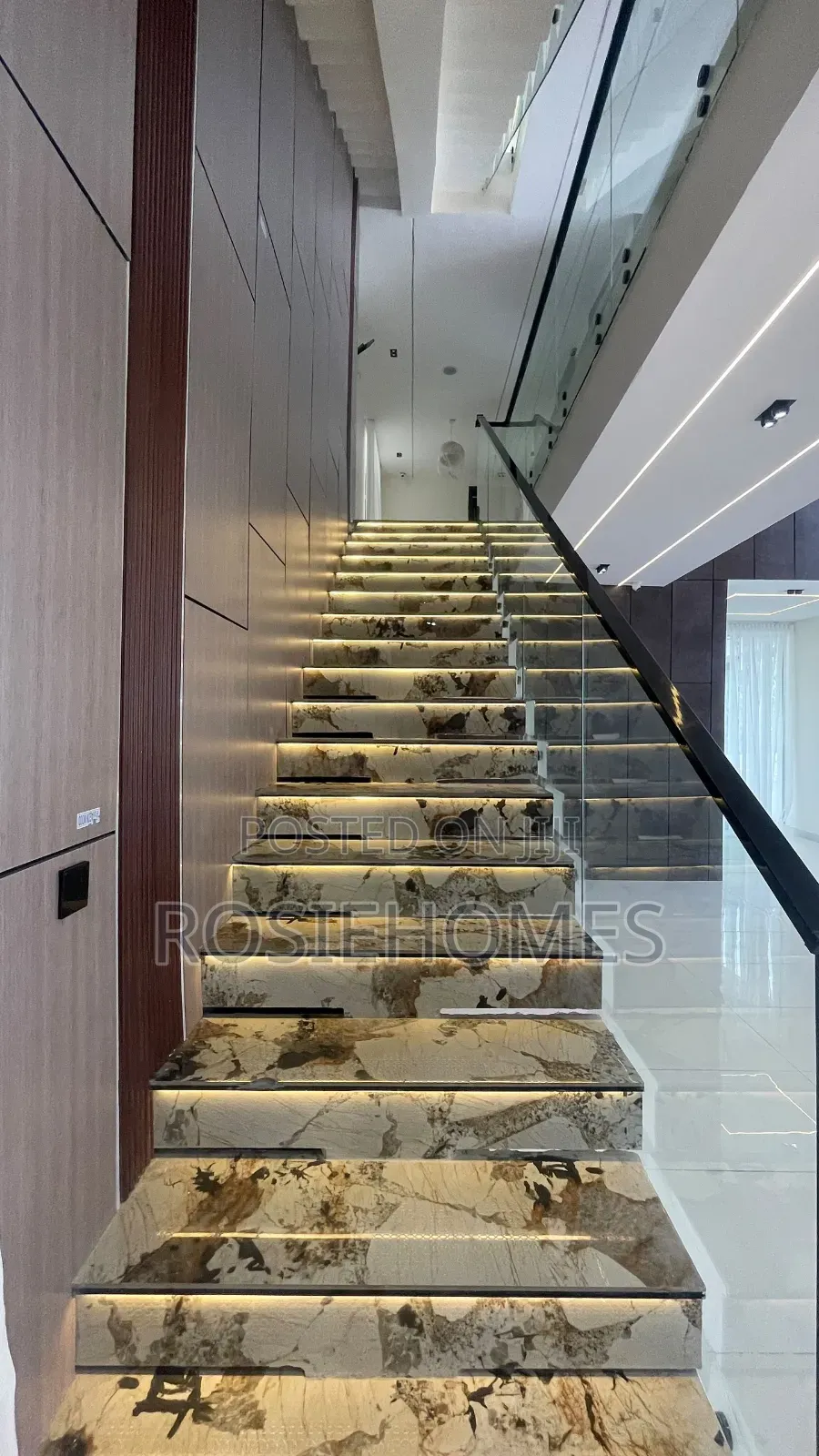 5bdrm Duplex in Convention, Lekki Phase 2 for sale