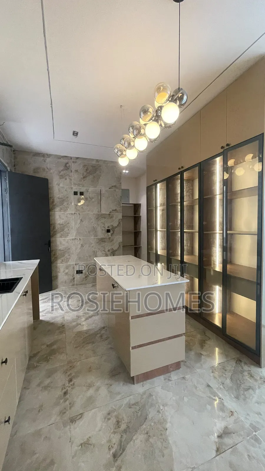 5bdrm Duplex in Convention, Lekki Phase 2 for sale