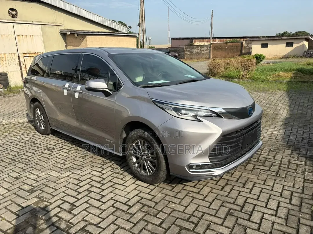 Toyota Sienna 2022 Gray