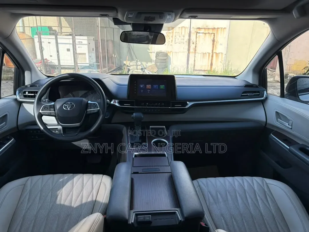 Toyota Sienna 2022 Gray
