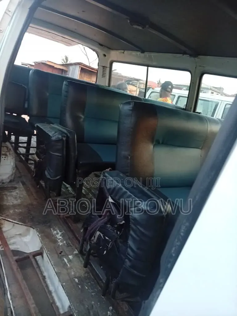 Toyota HiAce 1996 White