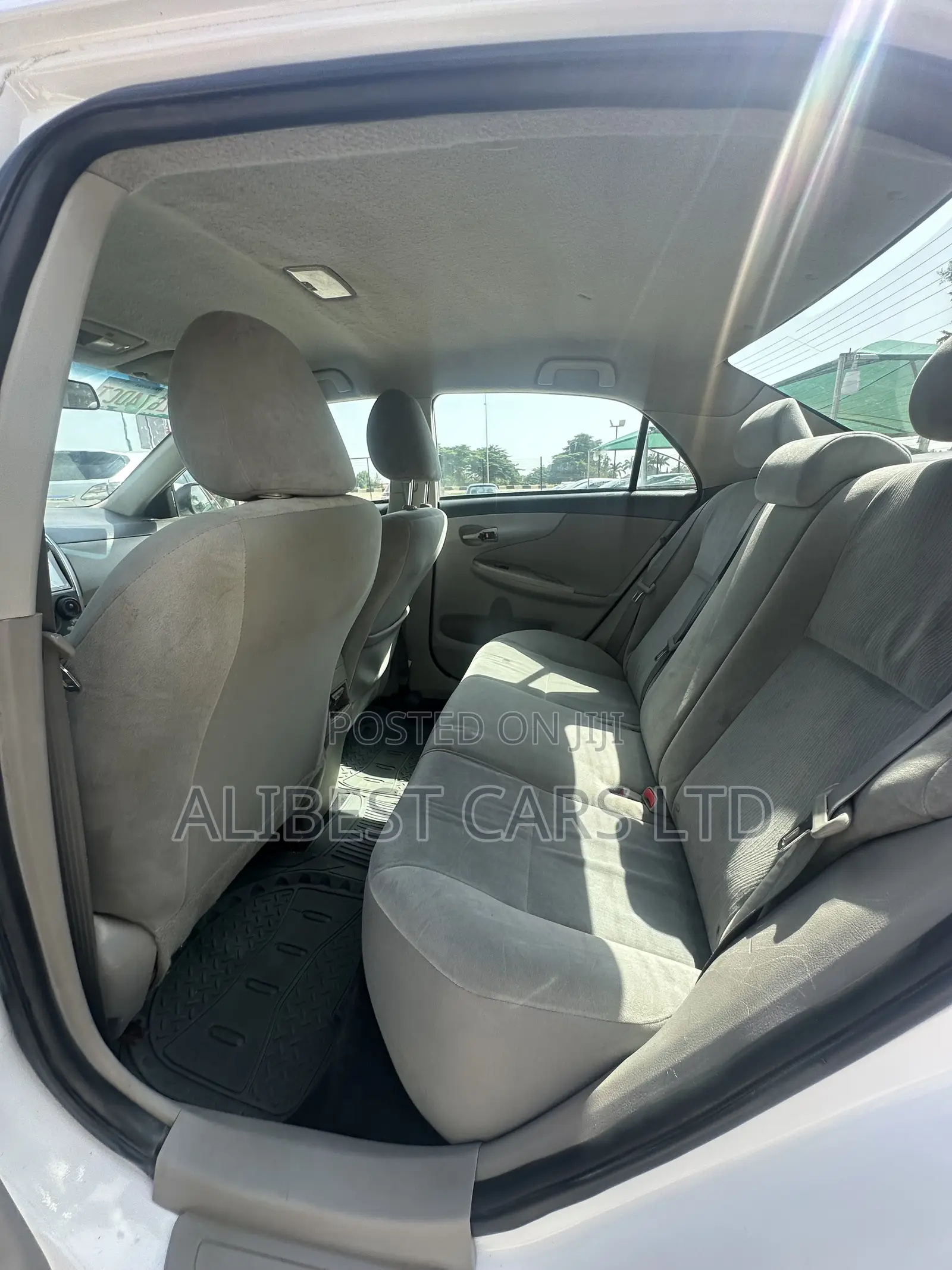 Toyota Corolla 2011 White