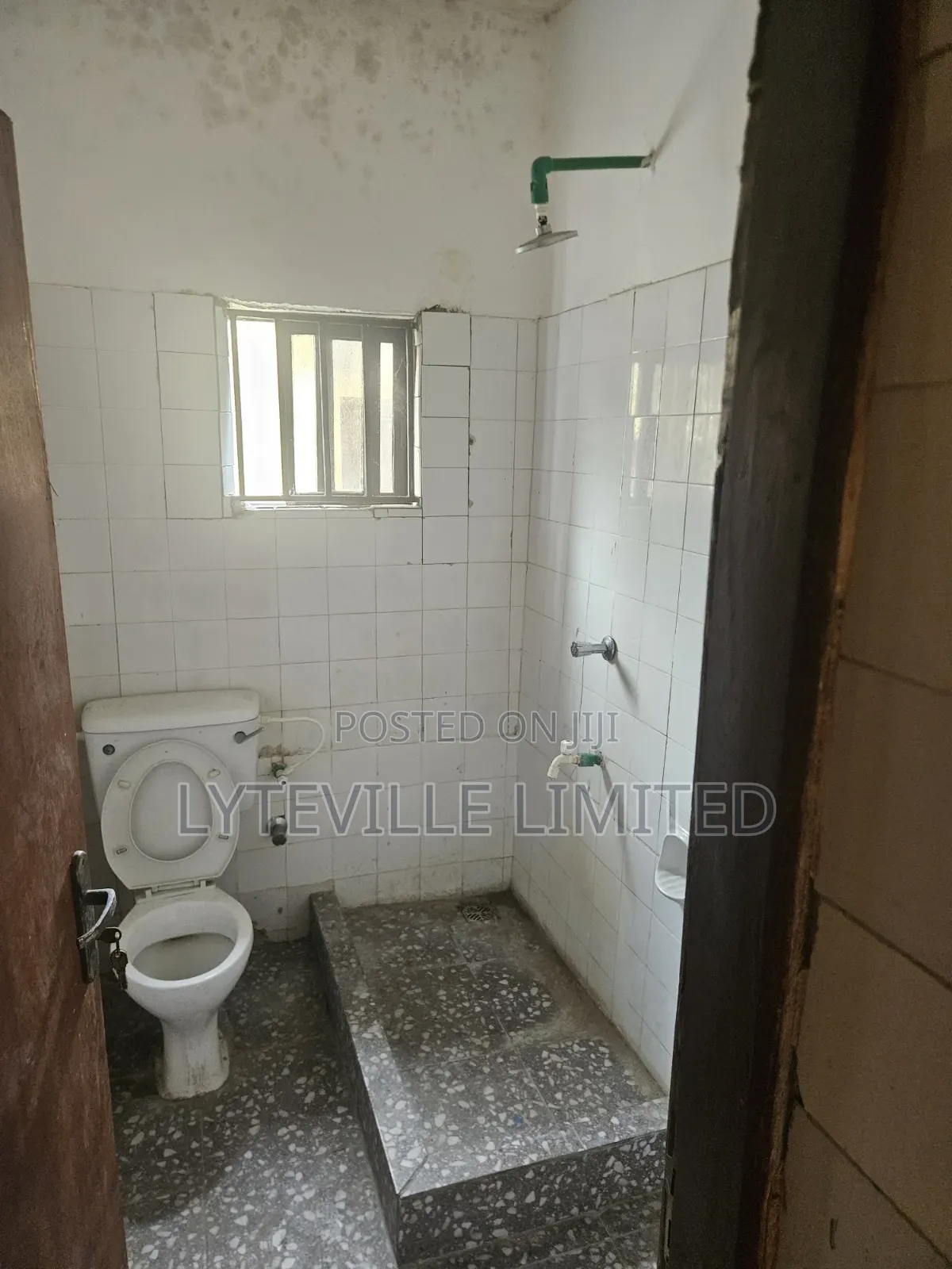 3bdrm Block of Flats in Jakande for rent