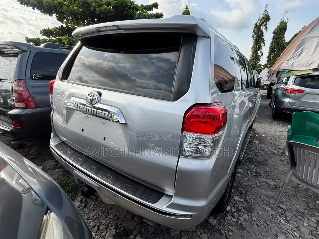 Toyota 4-Runner Limited 4WD 2011 Silver