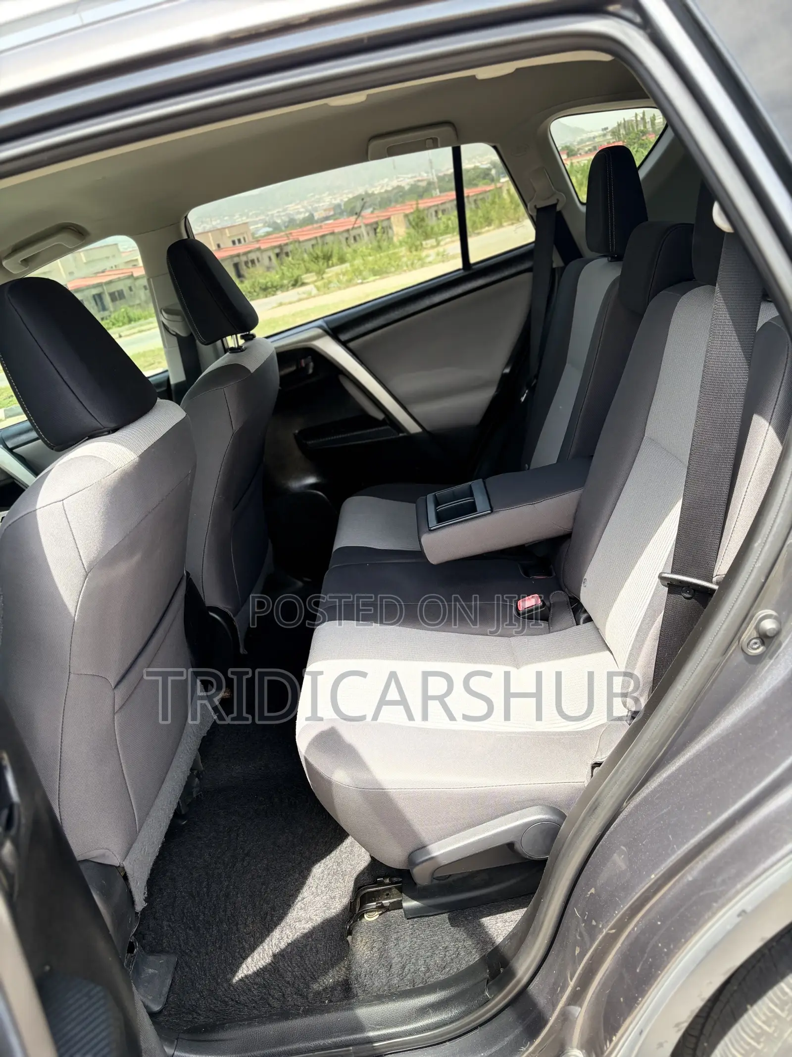 Toyota RAV4 LE 4dr SUV (2.5L 4cyl 6A) 2015 Gray
