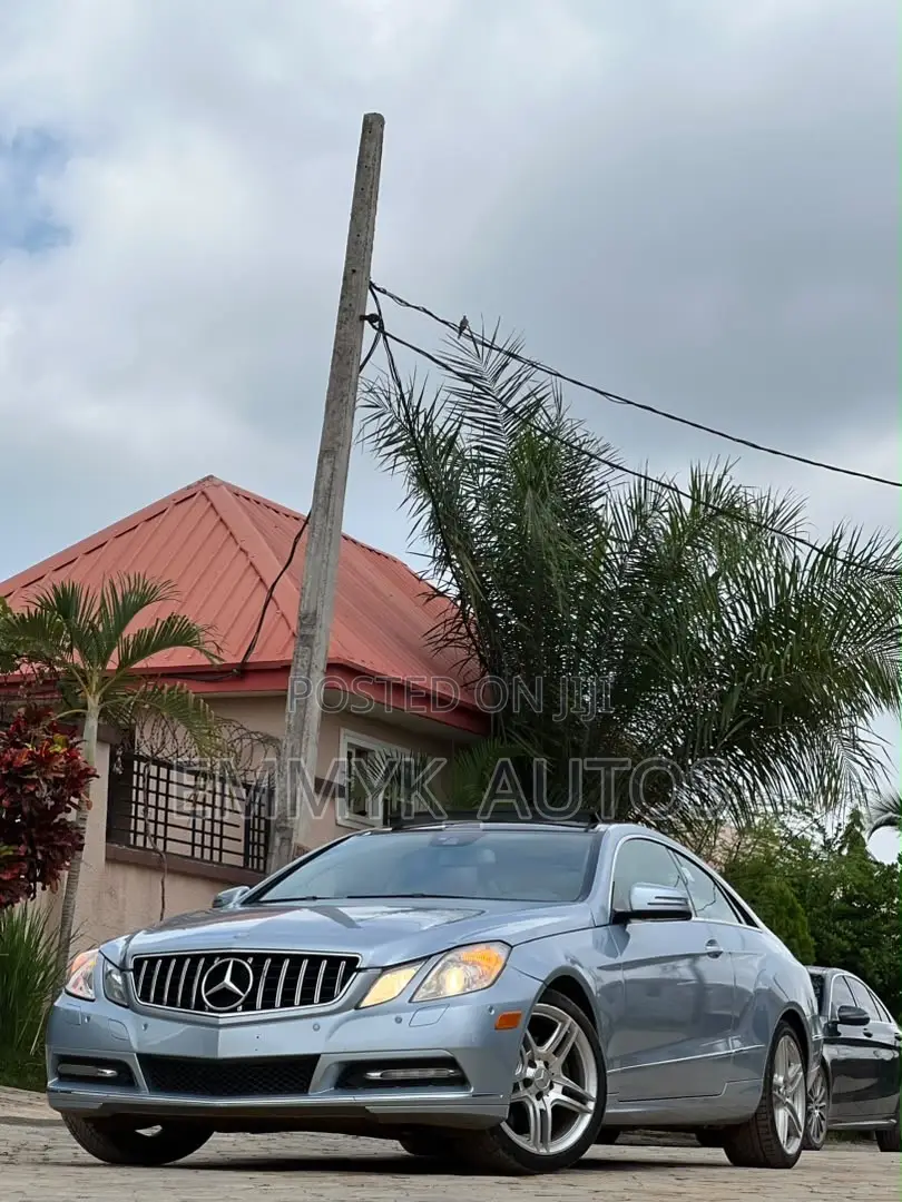 Mercedes-Benz E350 Base 2dr 4Matic Coupe AWD (3.5L 6cyl 7A) 2013 Silver