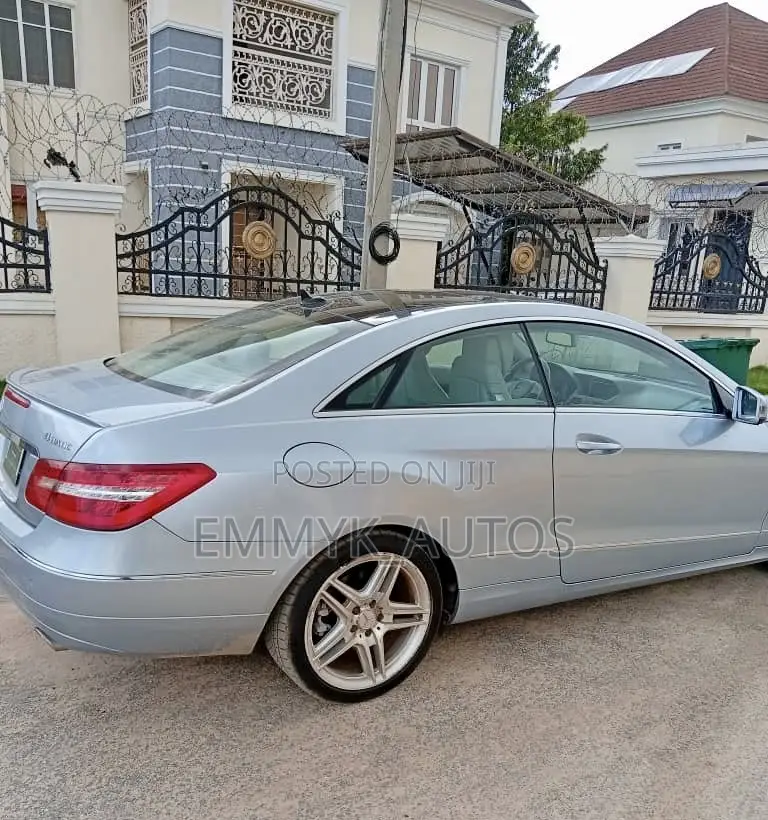 Mercedes-Benz E350 Base 2dr 4Matic Coupe AWD (3.5L 6cyl 7A) 2013 Silver