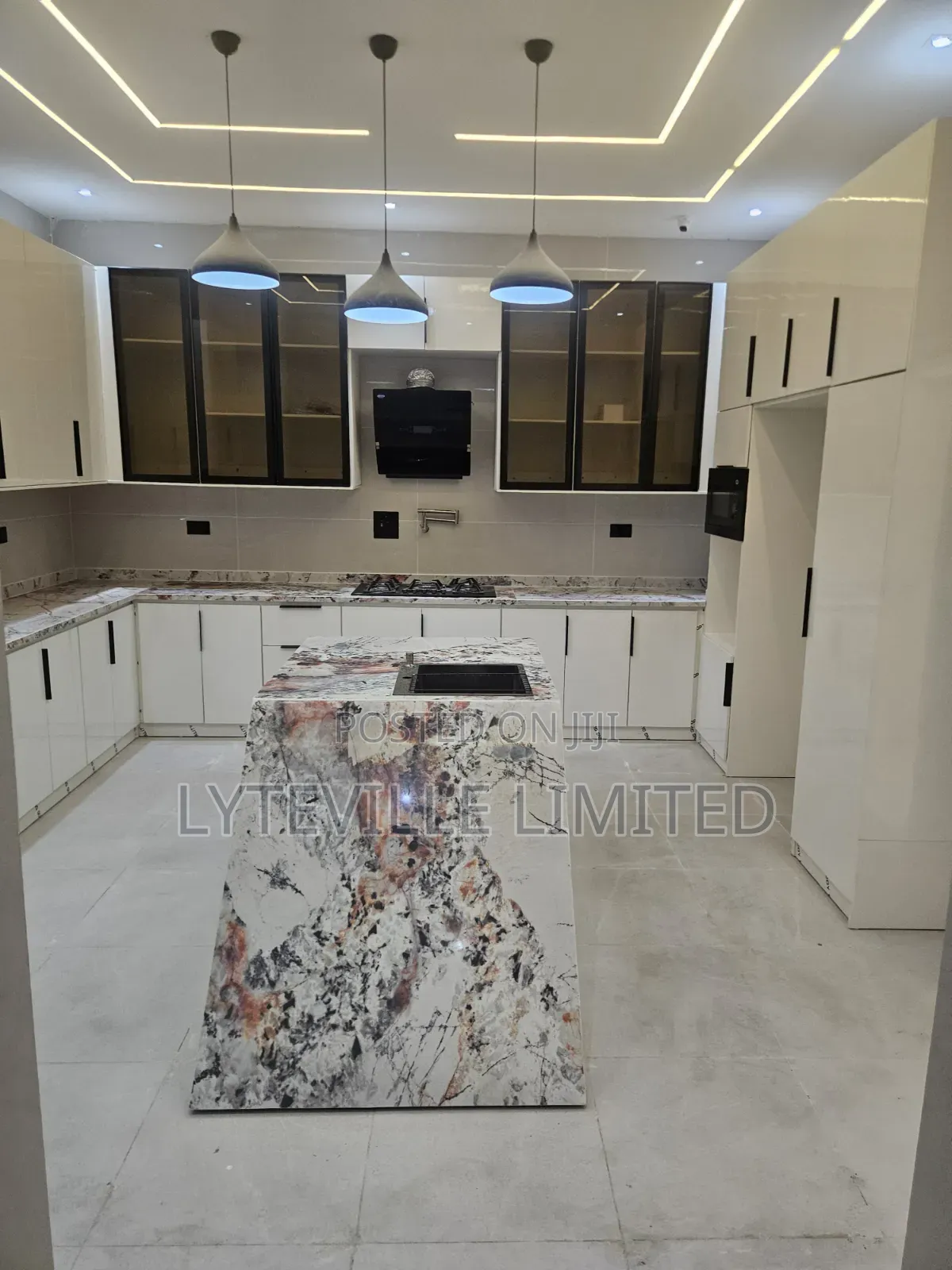 5bdrm Duplex in Ikota for sale