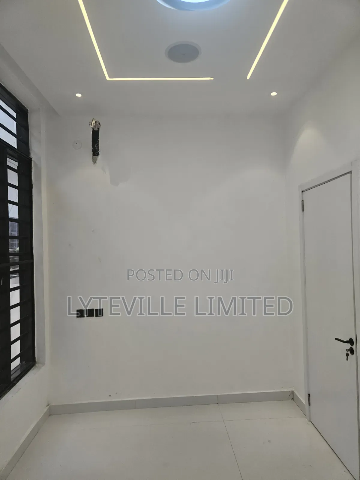 5bdrm Duplex in Ikota for sale
