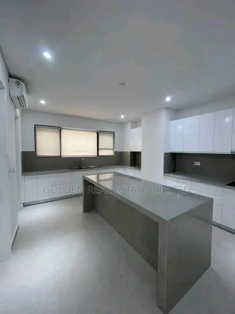 Furnished 5bdrm Duplex in Banana Island for sale