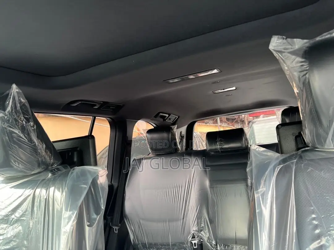 Toyota Land Cruiser Prado 2022 Black