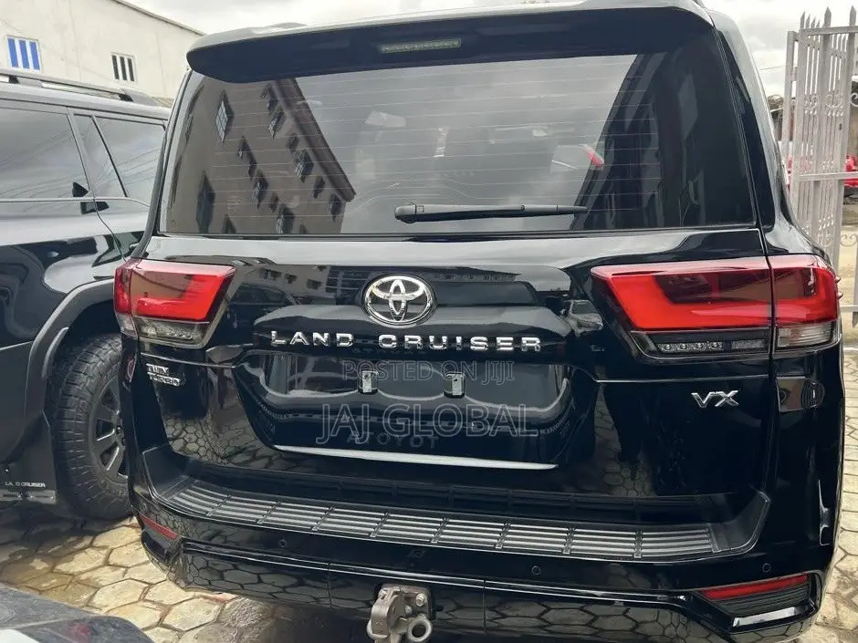 Toyota Land Cruiser Prado 2022 Black