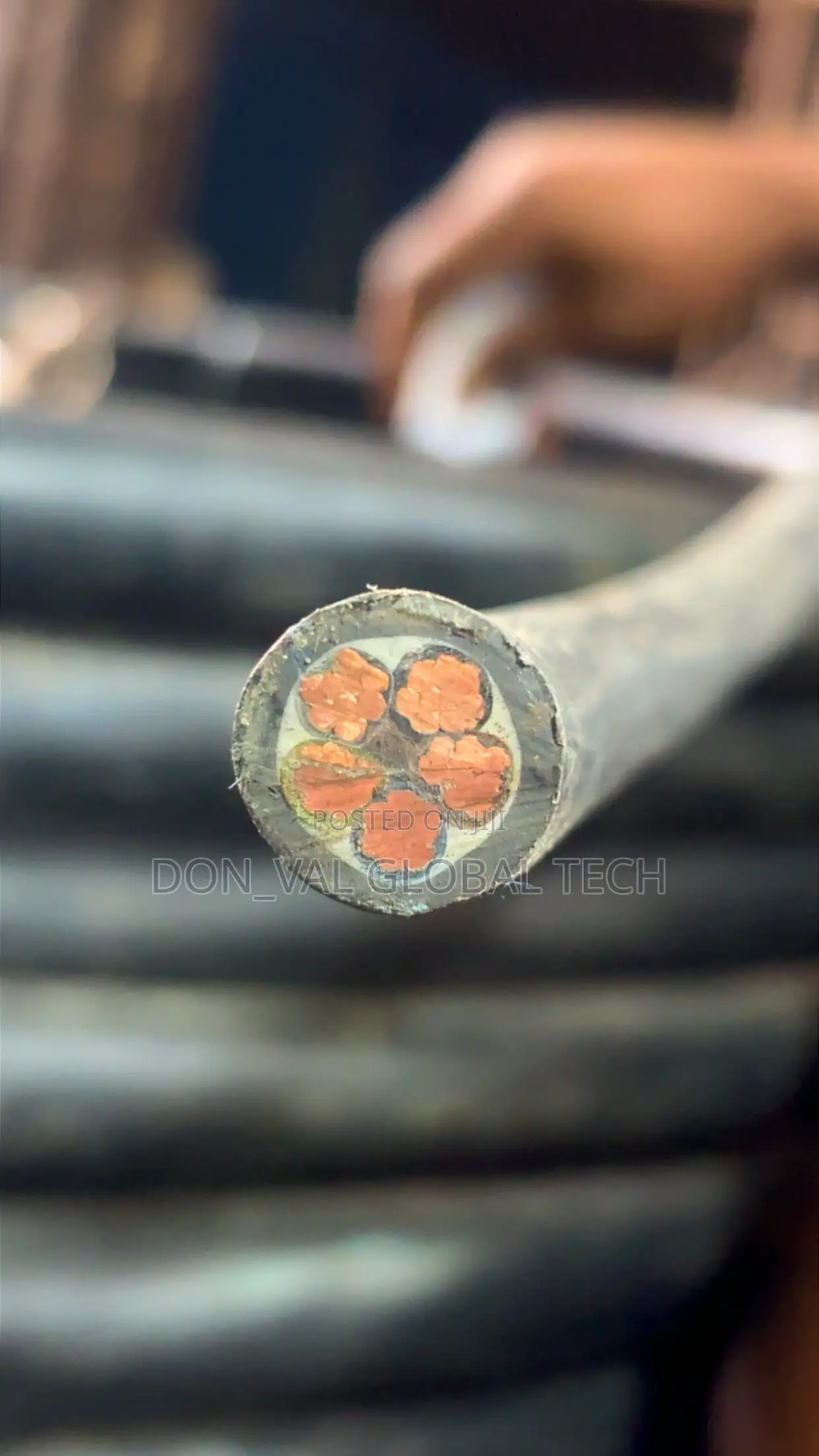 Câble PVC 10 Mm2 À 5 Conducteurs.
