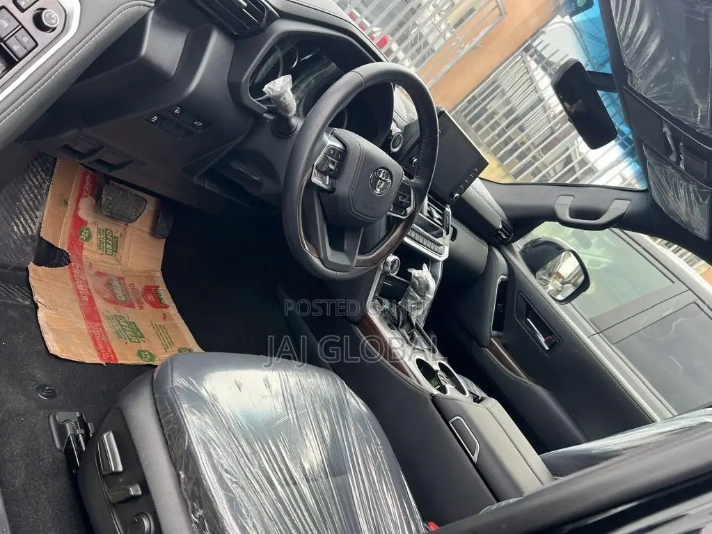 Toyota Land Cruiser Prado 2022 Black