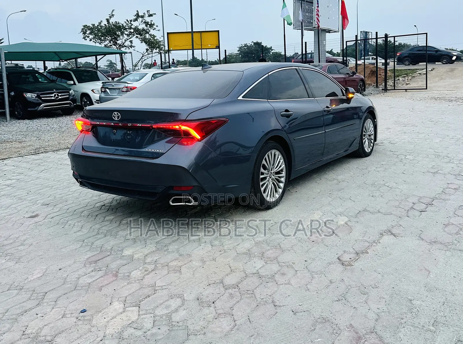 Toyota Avalon 2019 Black
