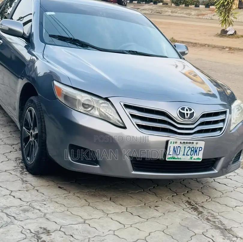 Toyota Camry 2009 Gray