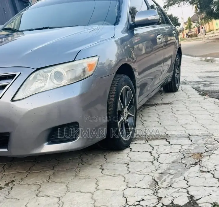Toyota Camry 2009 Gray