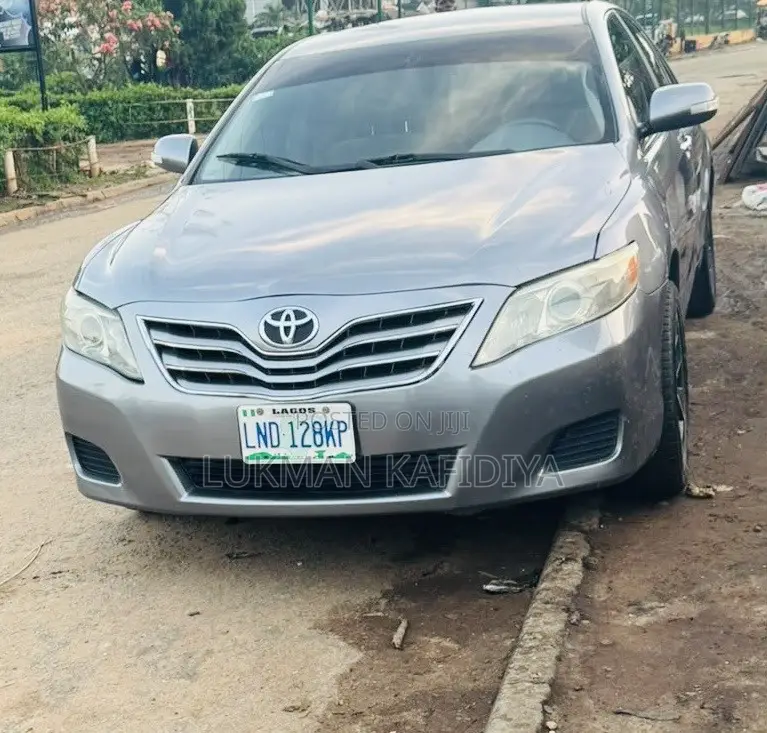 Toyota Camry 2009 Gray