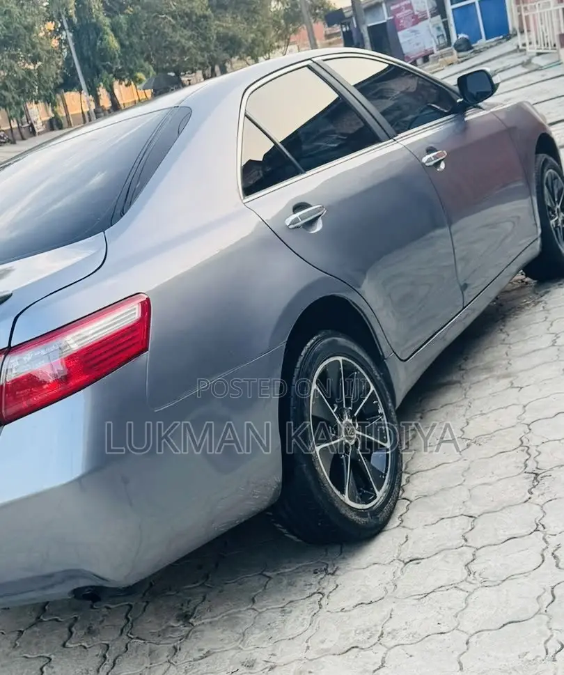 Toyota Camry 2009 Gray