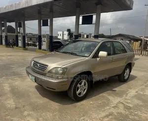 Lexus RX 300 2001 Gold
