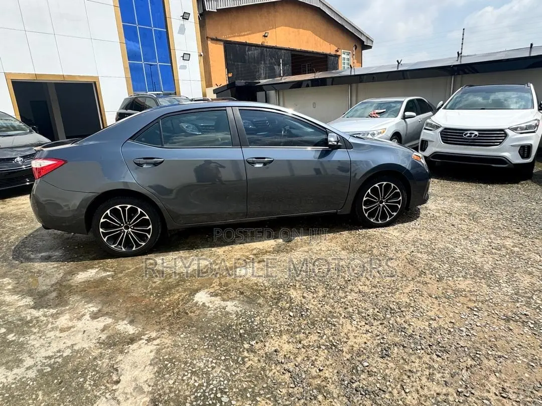 Toyota Corolla 2015 Gray