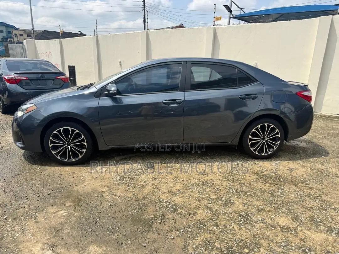 Toyota Corolla 2015 Gray