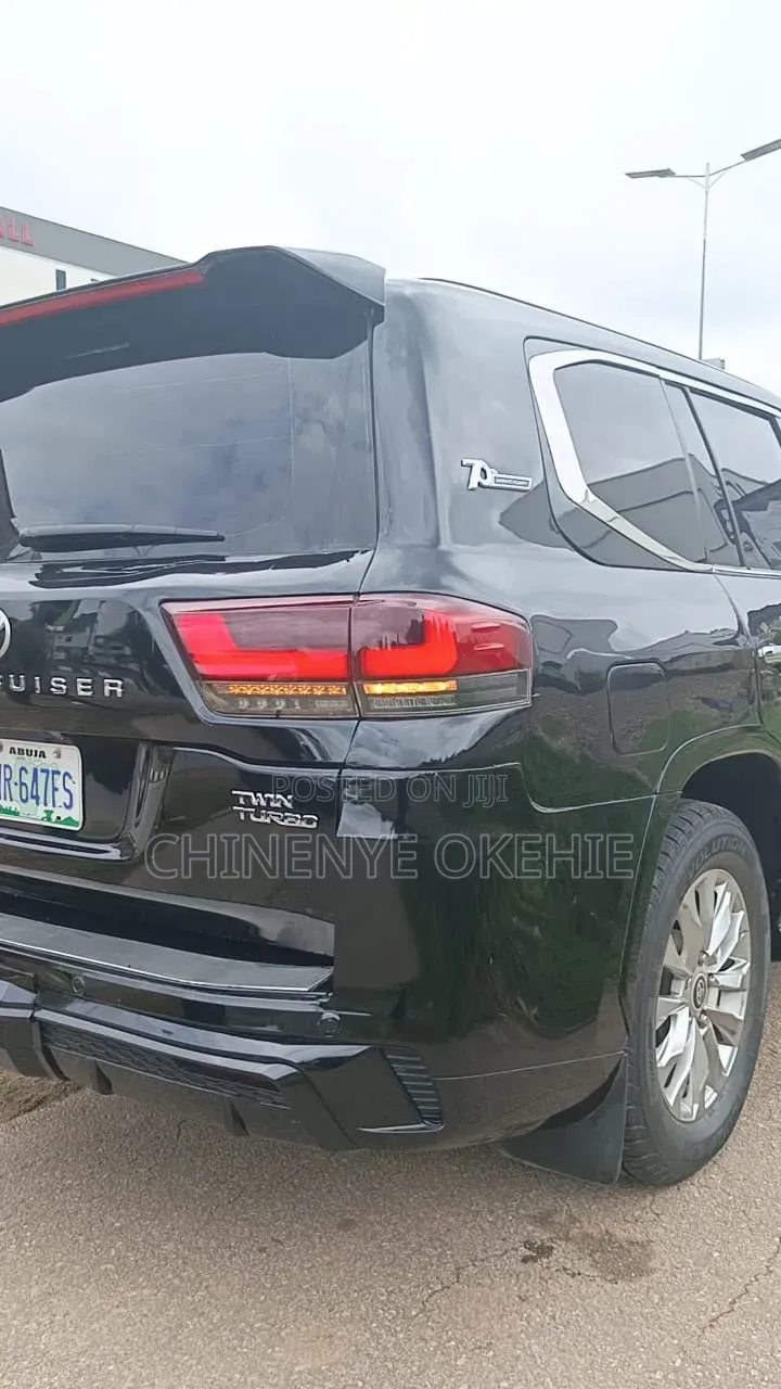 Toyota Land Cruiser 2011 Black