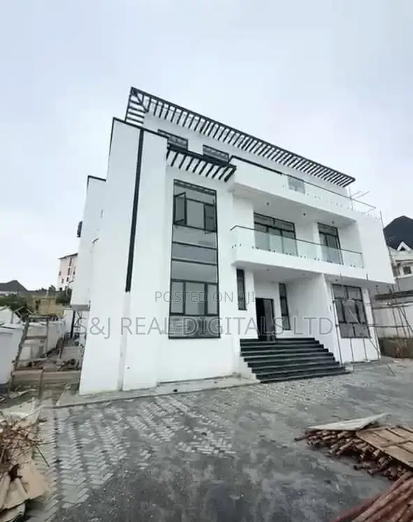 6bdrm Duplex in Guzape District for sale