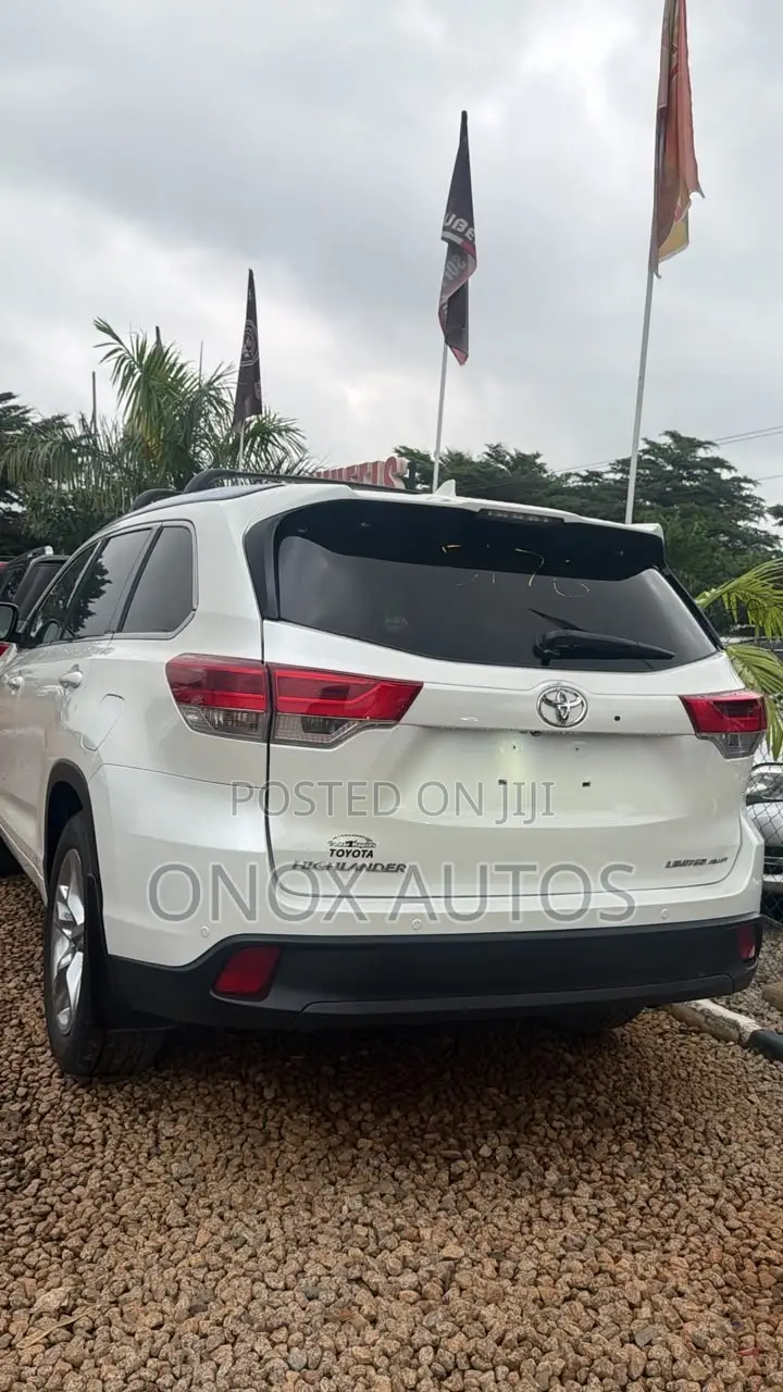 Toyota Highlander Limited 4dr SUV AWD (3.5L 6cyl 6A) 2015 White