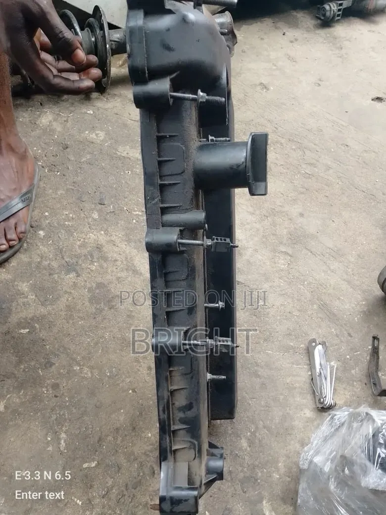 Engine Valve Cover Ford Ranger 2.5