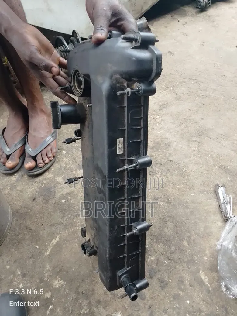 Engine Valve Cover Ford Ranger 2.5