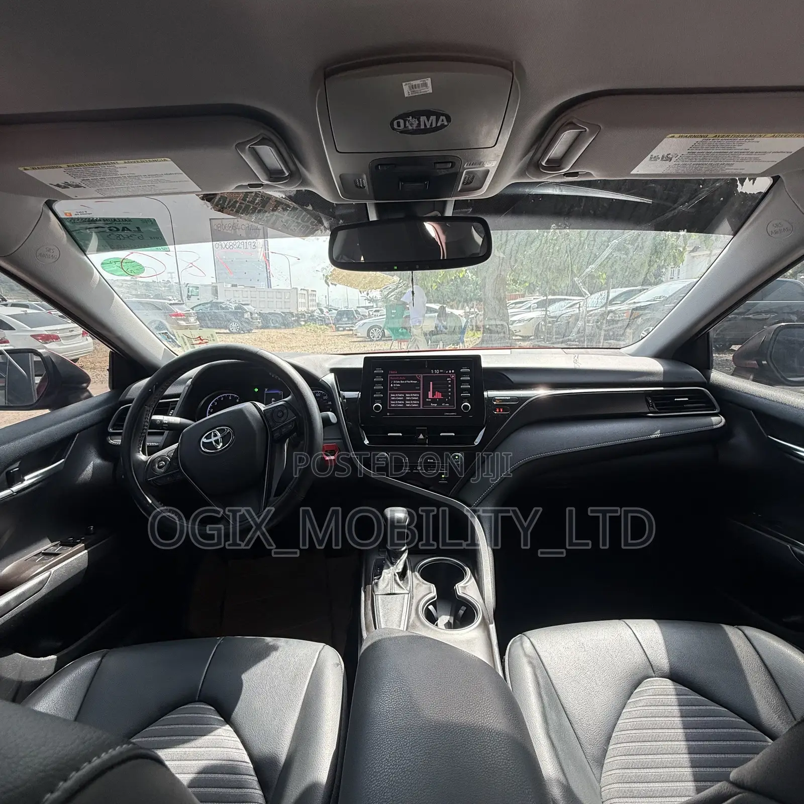 Toyota Camry SE 2021 Red