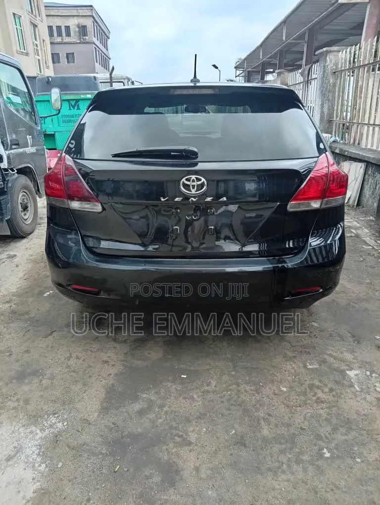 Toyota Avanza 2011 Black