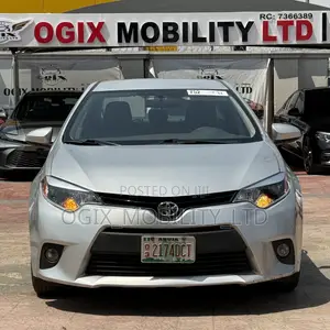 Toyota Corolla LE 4dr Sedan (1.8L 4cyl CVT) 2015 Silver
