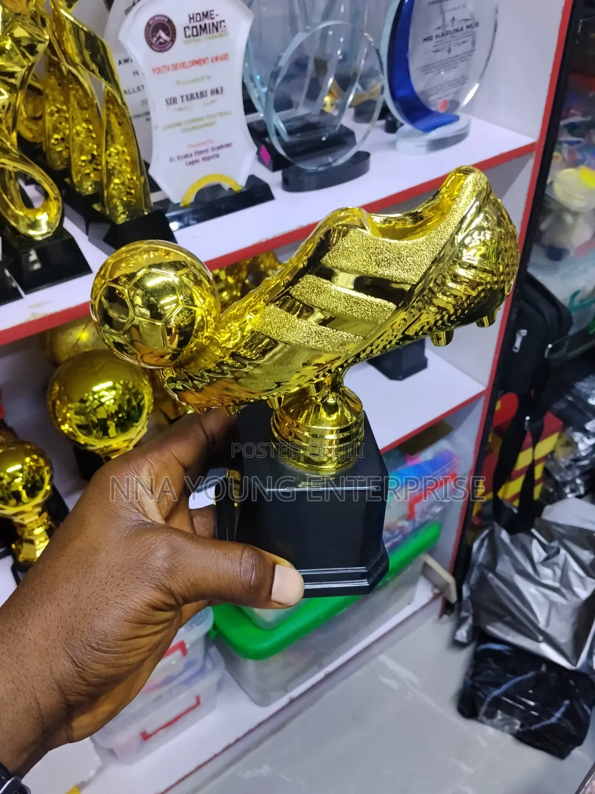 Golden Boot and Football Trophy, Commonly Awarded to Top Goal