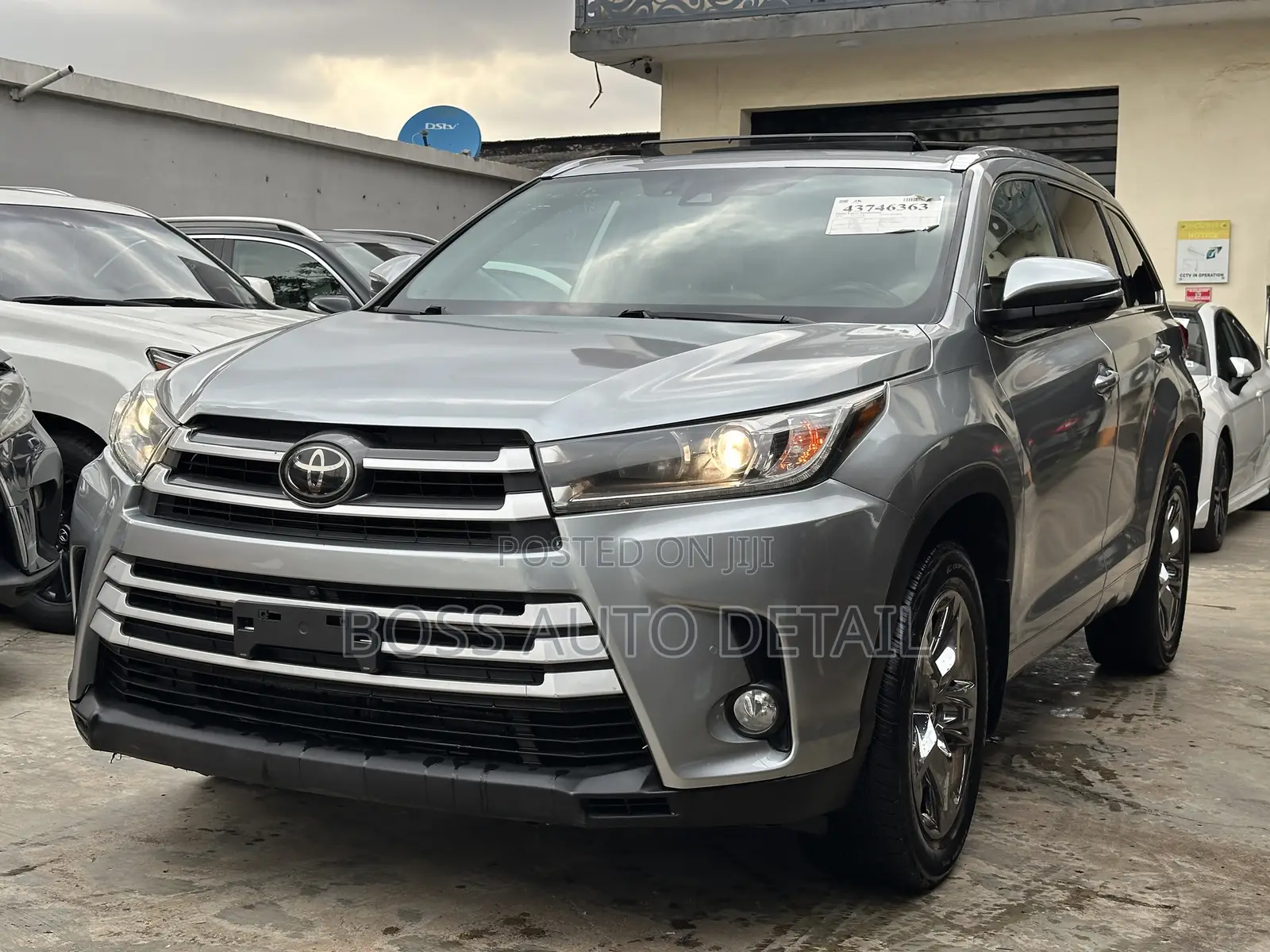 Toyota Highlander Limited Platinum 4x4 V6 (3.5L 6cyl 8A) 2018 Gray