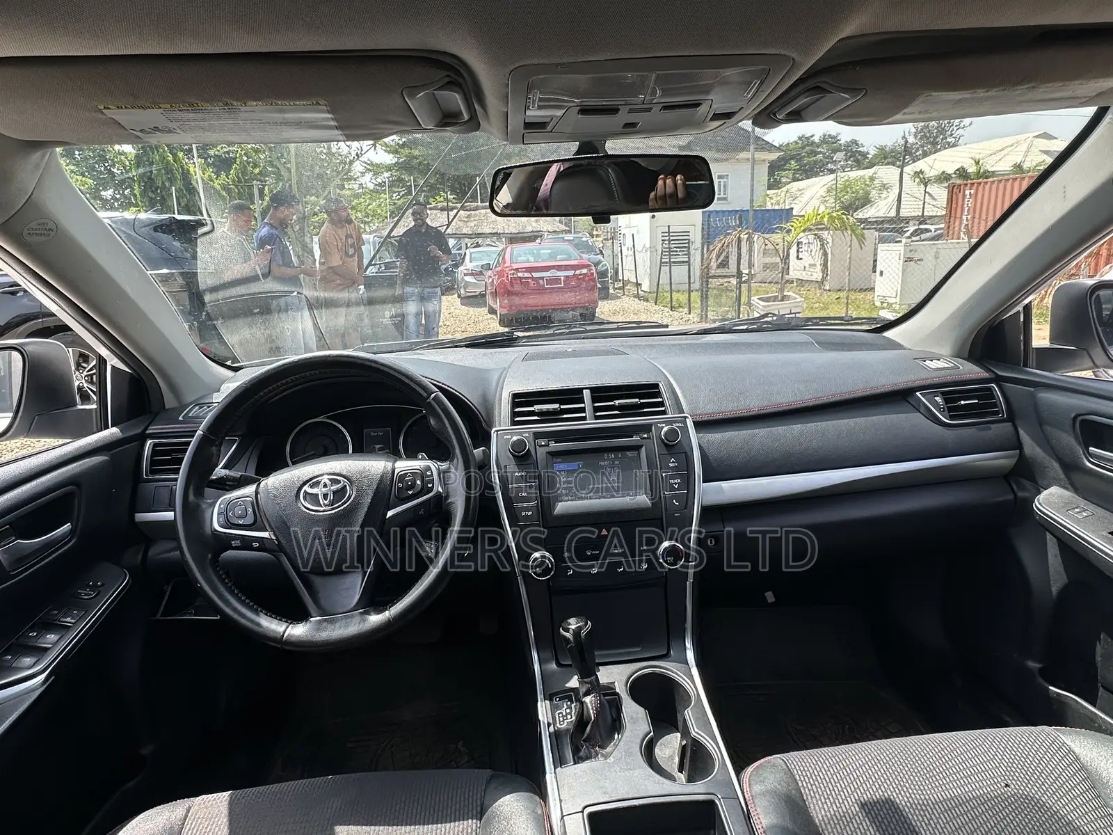 Toyota Camry SE 4dr Sedan (2.5L 4cyl 6A) 2016 White