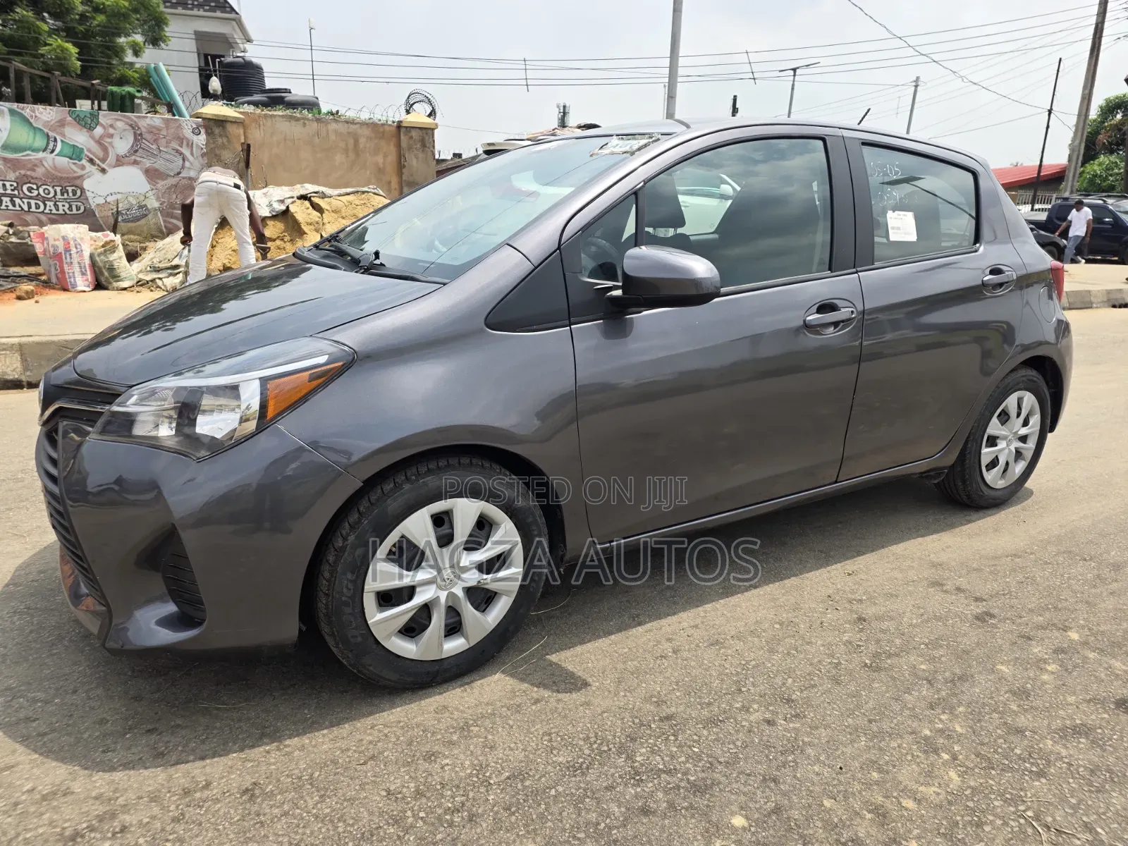 Toyota Yaris SE Hatchback 5dr 2016 Gray