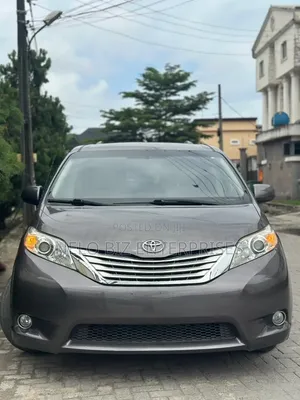 Toyota Sienna 2011 Gray