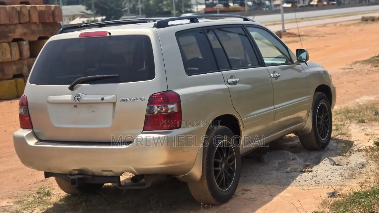 Toyota Highlander V6 2005 Gold
