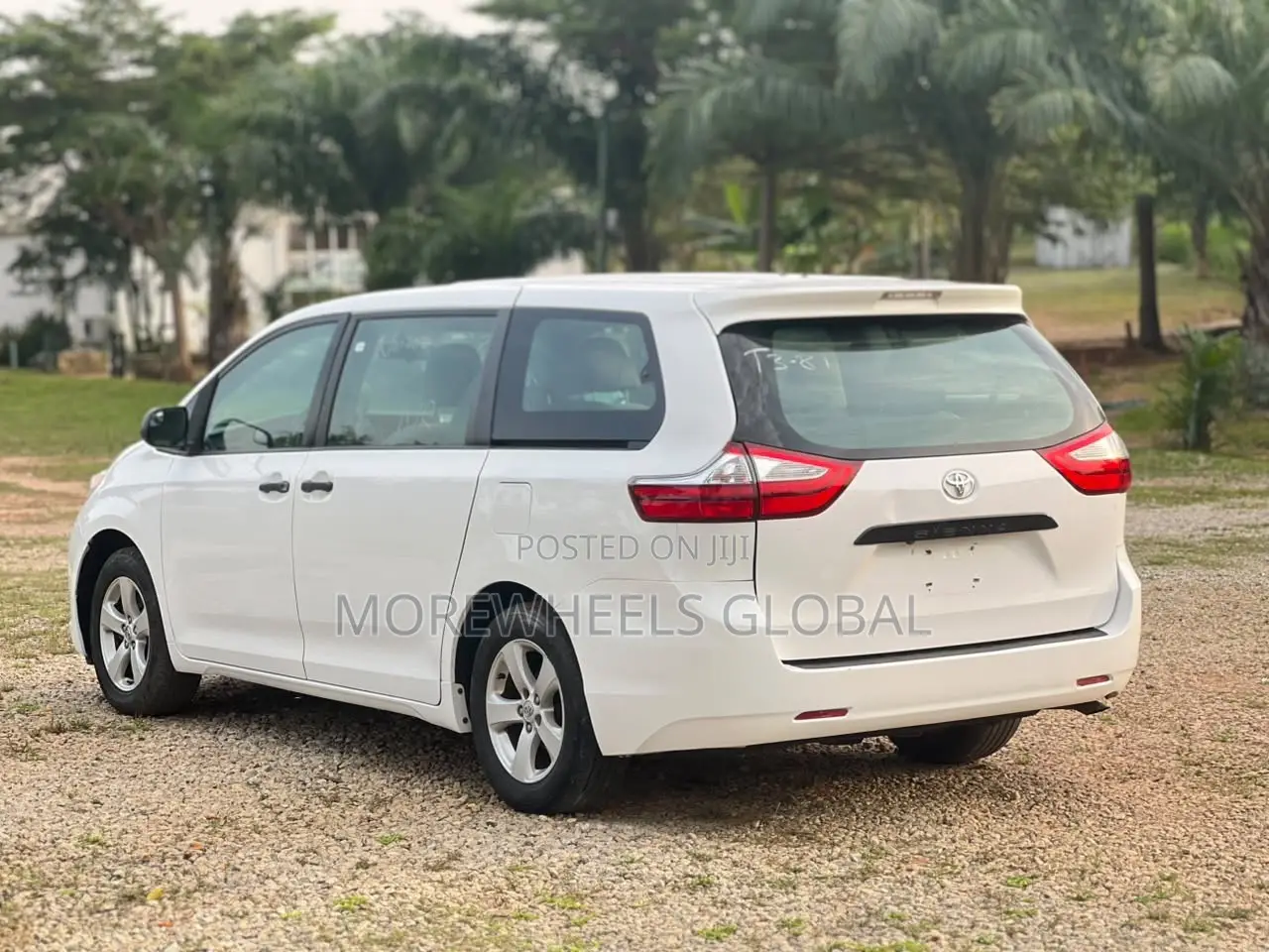 Toyota Sienna L 7 Passenger (3.5L 6cyl 6A) 2016 White