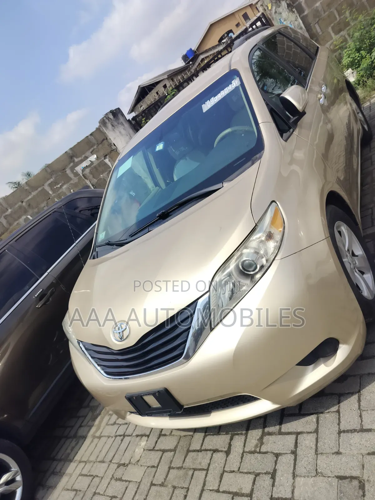 Toyota Sienna 2013 Gold