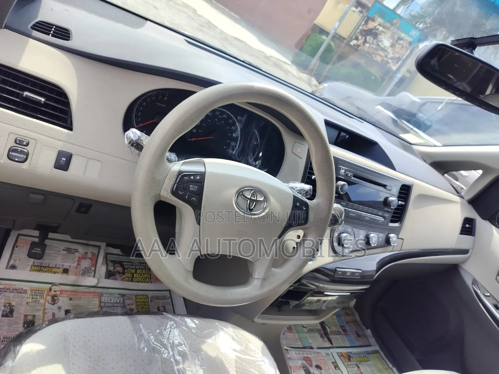 Toyota Sienna 2013 Gold