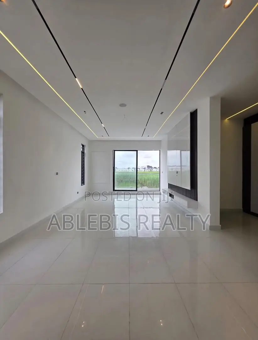 5bdrm Duplex in Ajah for sale