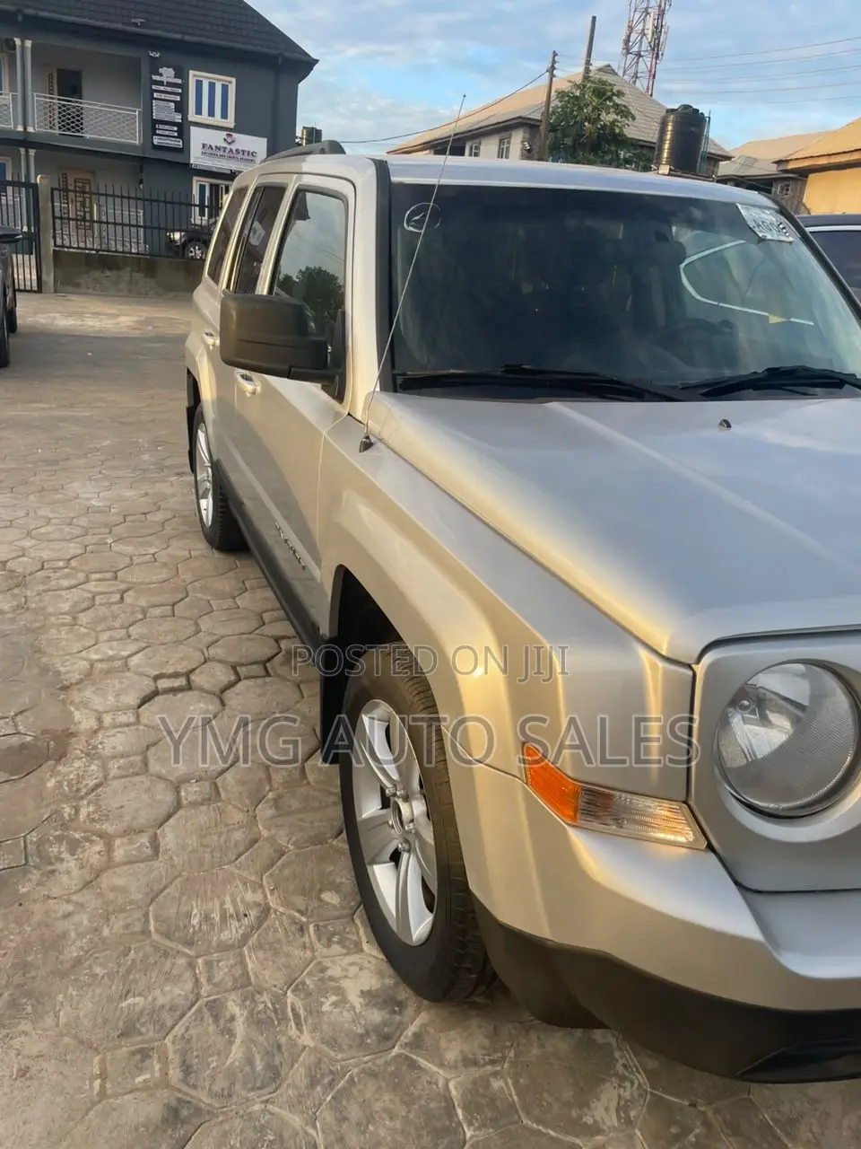 Jeep Patriot 2011 Gold