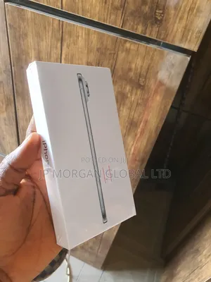 New Apple iPhone 17e 256 GB