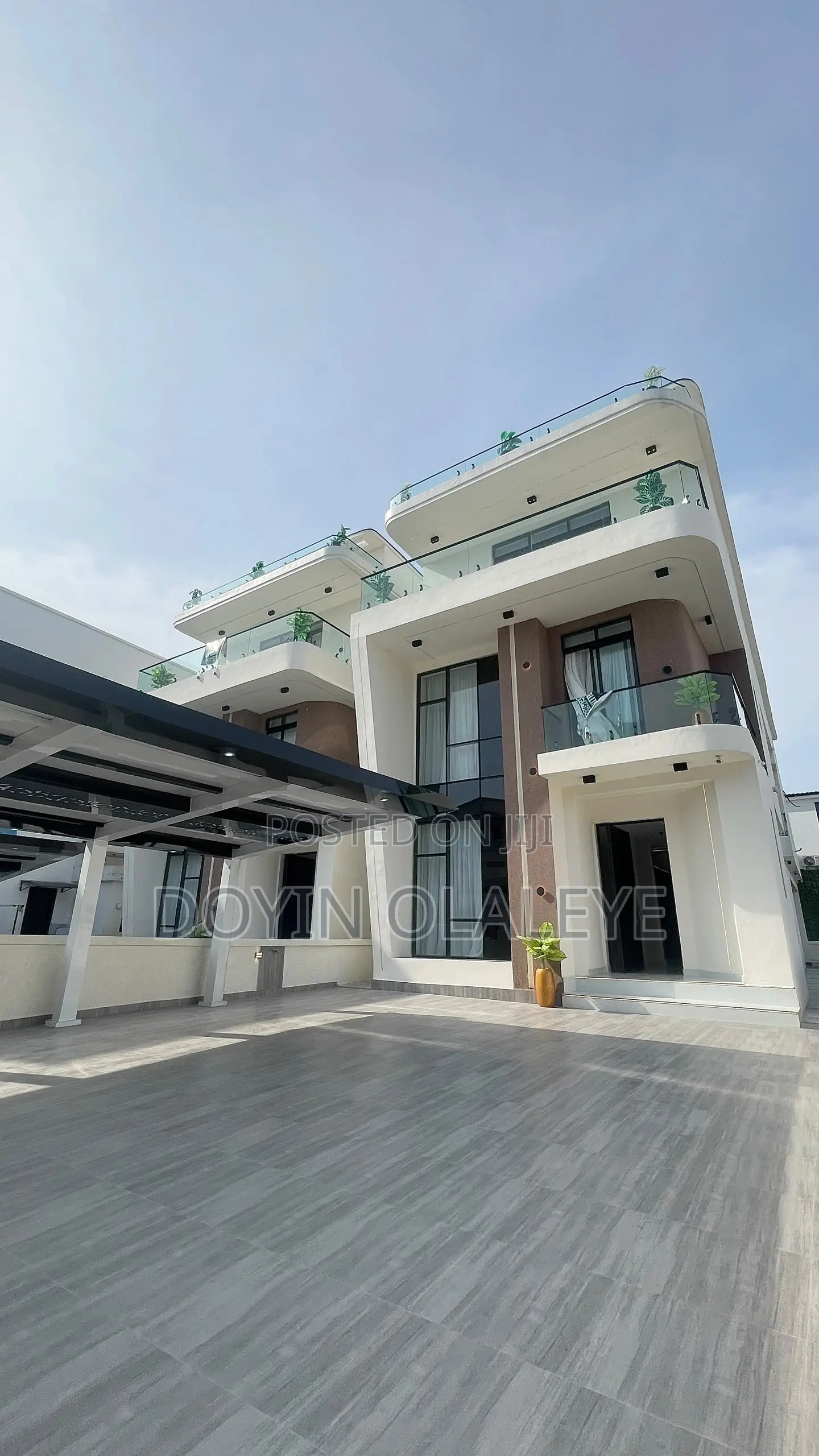 5bdrm Duplex in Lekki Expressway for sale