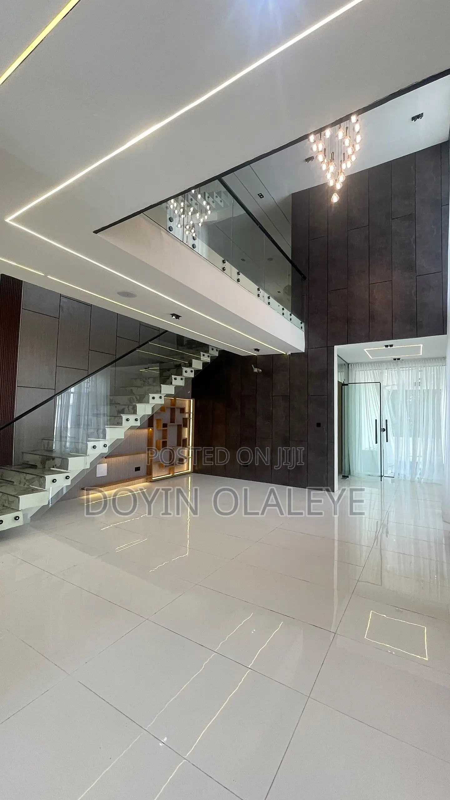 5bdrm Duplex in Lekki Expressway for sale