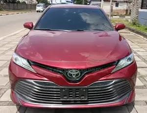 Toyota Camry XLE FWD (2.5L 4cyl 8AM) 2018 Red